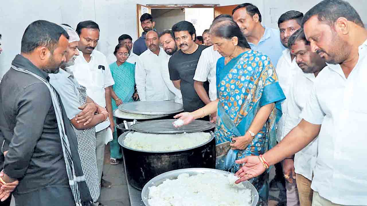 గురుకులాలపై సర్కార్‌ చిన్నచూపు