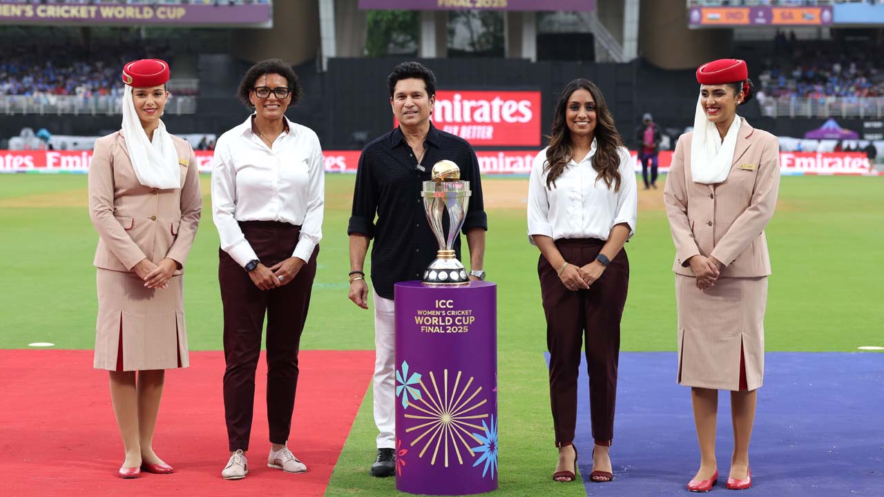 IND W vs SA W | మహిళల వన్డే ప్రపంచకప్‌.. మ్యాచ్‌ను చూసేందుకు వచ్చిన దిగ్గజ ఆటగాళ్లు..!