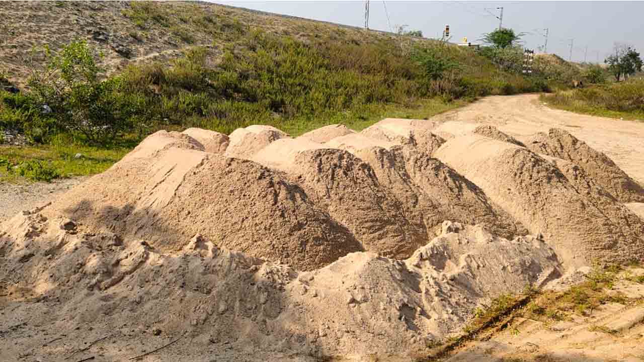 Illegal sand dumps | ఇందిరమ్మ ఇండ్ల పేరుతో అక్రమ ఇసుక డంపులు