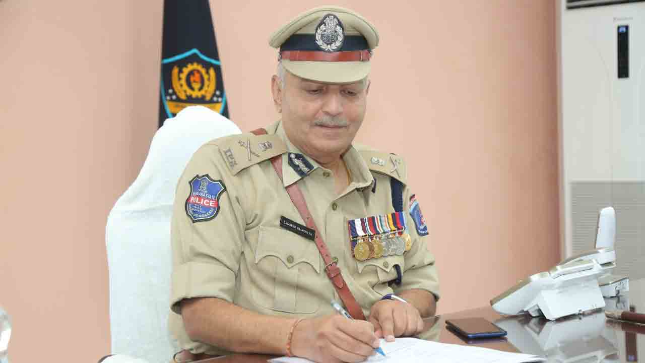 కొరియర్‌లో డ్రగ్స్‌ సరఫరా.. వెల్లడించిన ఈగల్‌ డైరెక్టర్‌ సందీప్‌ శాండిల్య