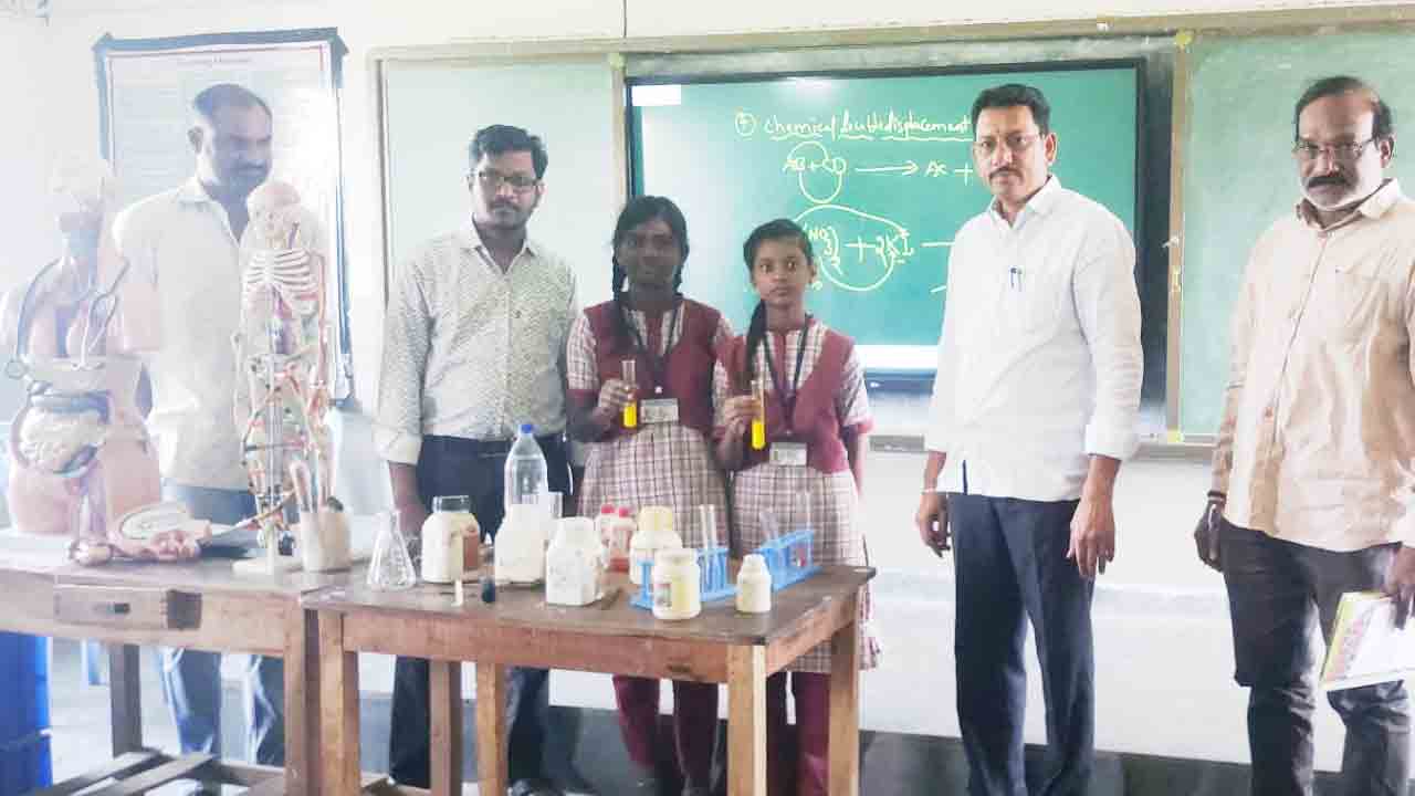 Kasipeta | సైన్స్‌ పట్ల అవగాహన పెంచుకుని కొత్త ఆవిష్కరణలు చేయాలి