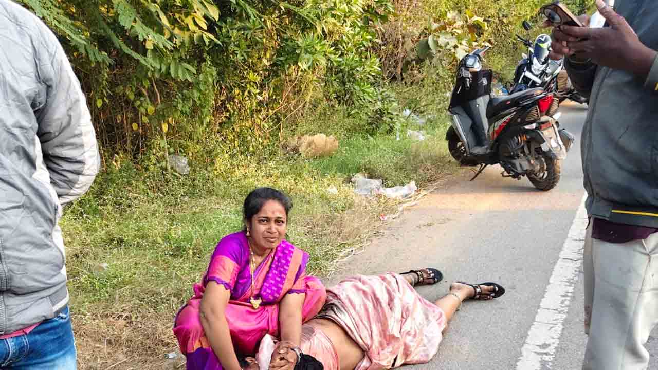 Scooty | స్కూటీపై దర్శనానికి వెళ్లి హైదరాబాద్‌ తిరిగొస్తుండగా..