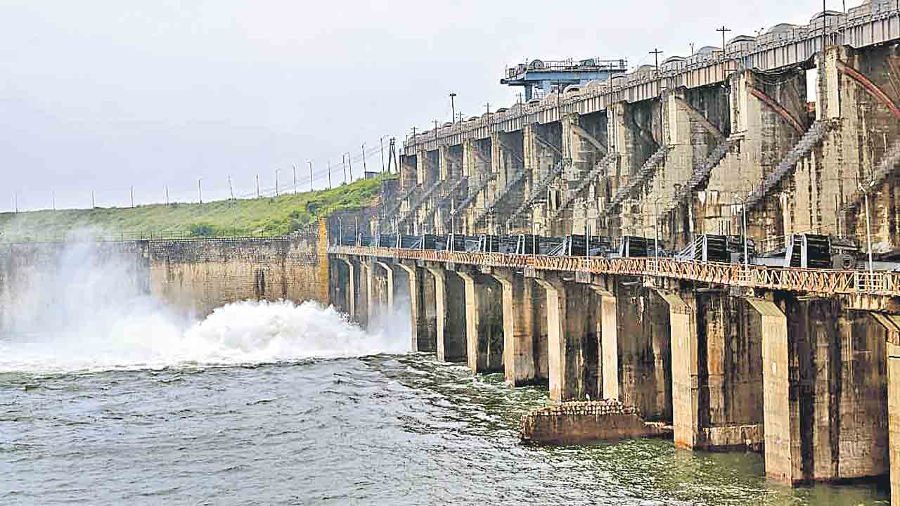 సింగూరుకు ప్రమాద ఘంటికలు.. ప్రాజెక్టు భద్రతను విస్మరించిన కాంగ్రెస్‌ సర్కారు