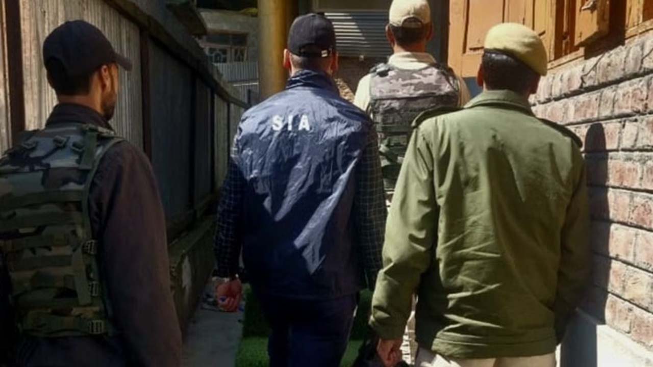 Delhi Blast Case | ఢిల్లీ పేలుడు కేసు.. కశ్మీర్‌లో మరొకరిని అరెస్టు చేసిన పోలీసులు..!