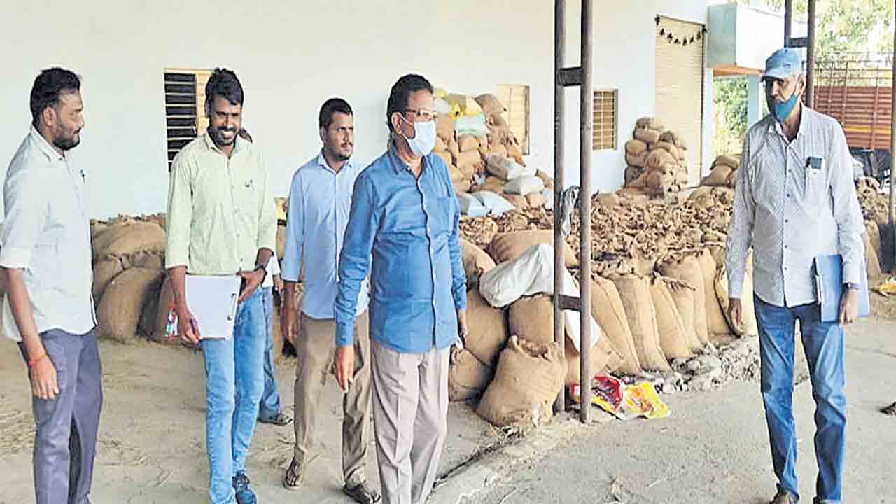 ఆసిఫాబాద్‌ జిల్లాలో సీఎంఆర్‌ పక్కదారి