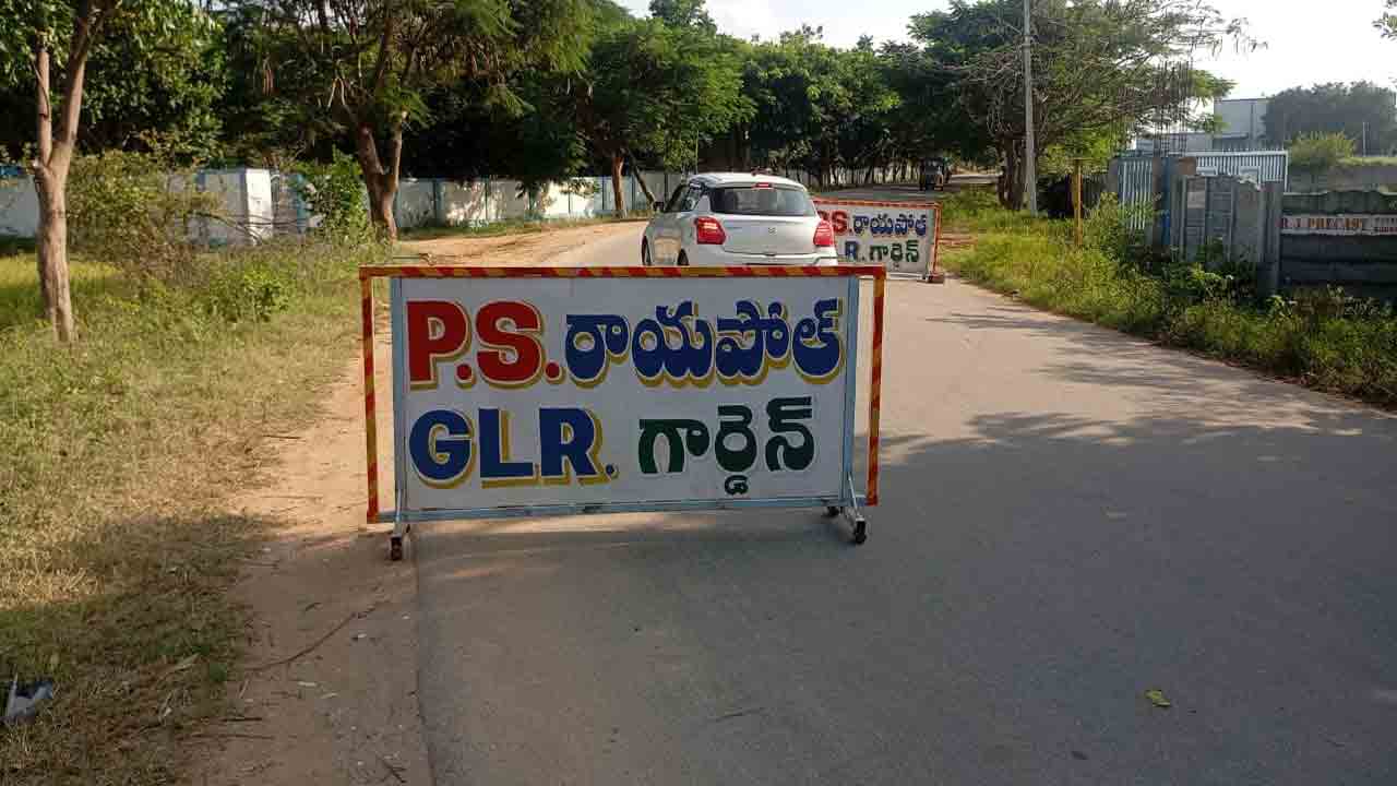 Stoppers | నమస్తే తెలంగాణ ఎఫెక్ట్.. మూలమలుపుల వద్ద స్టాపర్ల ఏర్పాటు 