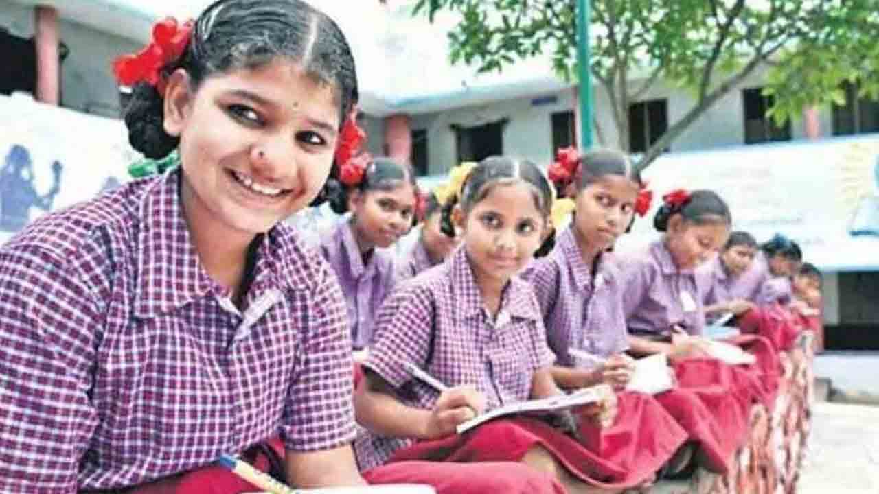 తెలుగు మీడియం చదువులకు స్వస్తి!