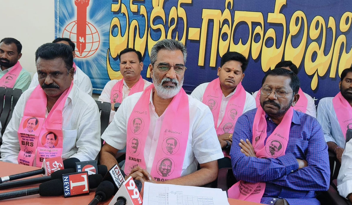 TBGKS President Miriyala Rajireddy | మెడికల్ బోర్డుపై గుర్తింపు ప్రాతినిధ్య సంఘాలు స్పందించాలి.. టీబీజీకేఎస్ అధ్యక్షుడు మిరియాల రాజిరెడ్డి