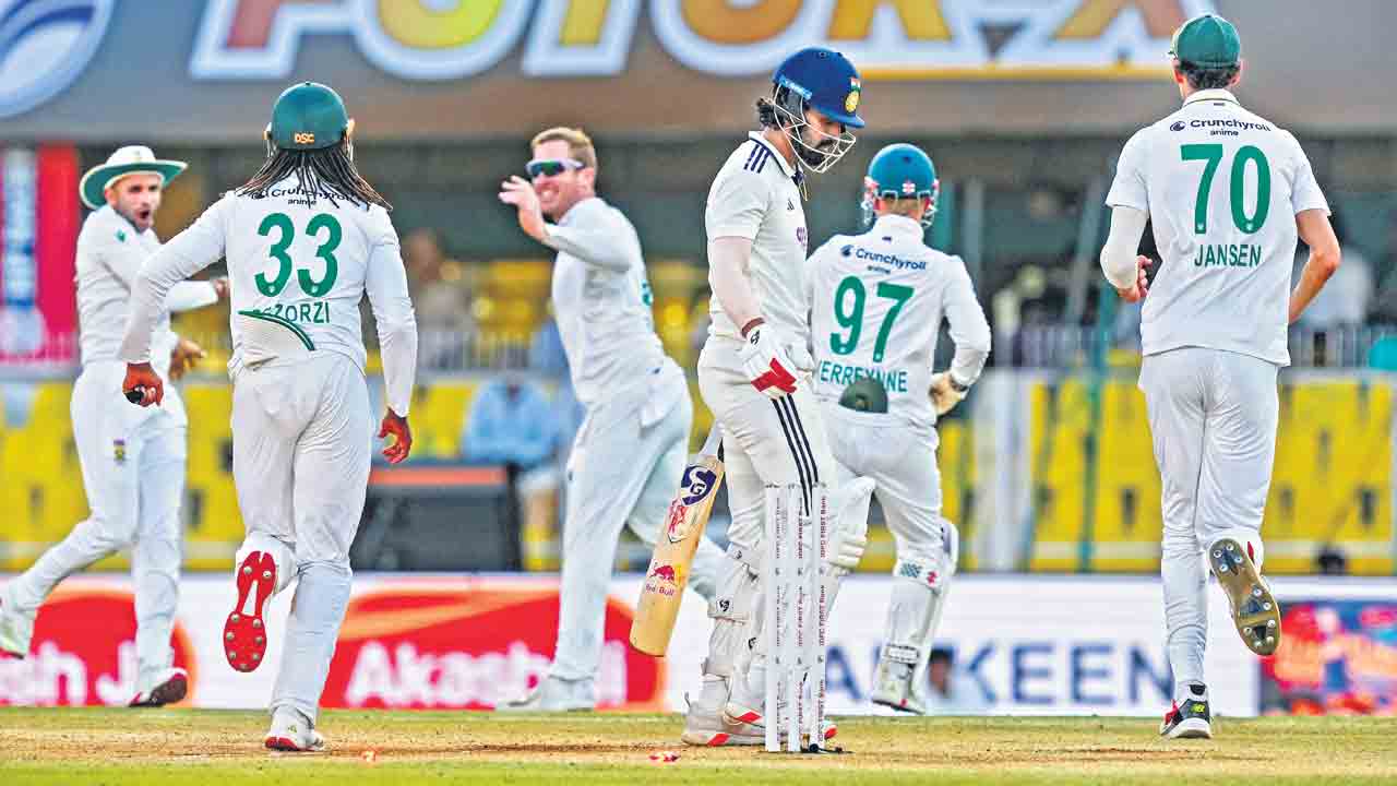 వైట్‌వాష్‌ దిశగా!.. భారత లక్ష్యం 549