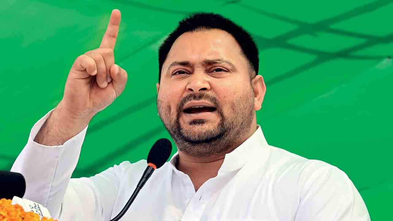 Tejashwi Yadav | నాకు వయస్సు లేకపోవచ్చుగానీ.. ఇంటికో ఉద్యోగం హామీపై తేజస్వియాదవ్‌