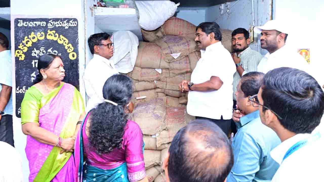 Telangana Food Commission | రేషన్ బియ్యాన్ని ఖచ్చితమైన బరువు ఆధారంగా పంపిణీ చేయాలి : ఫుడ్ కమిషన్ చైర్మన్ గోలి శ్రీనివాసరెడ్డి