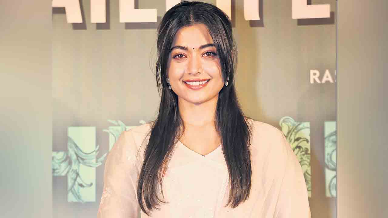 మహిళా శక్తిని ఎవరూ ఆపలేరు!