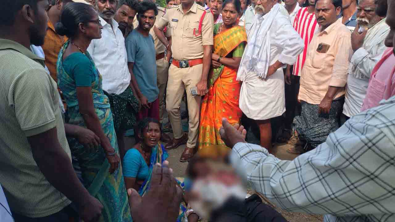 ఆటోను ఢీకొట్టిన ఆయిల్‌ ట్యాంకర్‌