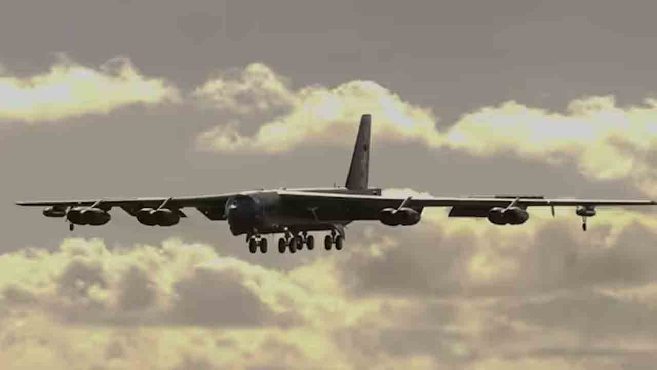US B-52 Bombers | కరేబియన్‌ సముద్రంలో అలజడి.. వెనెజువెలా సమీపంలో యూఎస్‌ B-52 బాంబర్ల చక్కర్లు