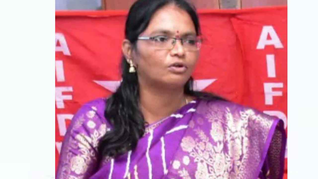 మహిళలపై కాంగ్రెస్‌ ప్రభుత్వం వివక్ష: రాగసుధ