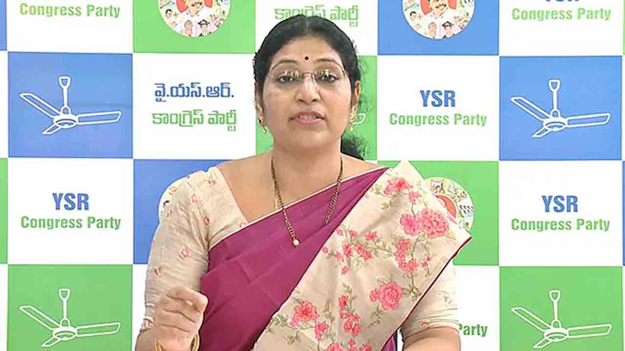 YSR MLC | పోలీసులు ఖాకీ బదులు ఎల్లో దుస్తులు వేసుకుంటున్నారని వైసీపీ ఎమ్మెల్సీ తీవ్ర వ్యాఖ్య