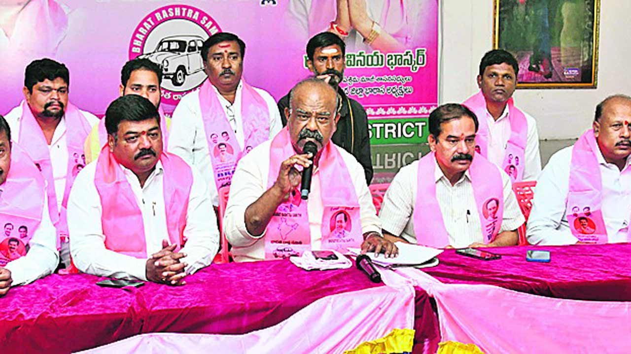 బీసీ రిజర్వేషన్ల కోసం పోరాడుదాం