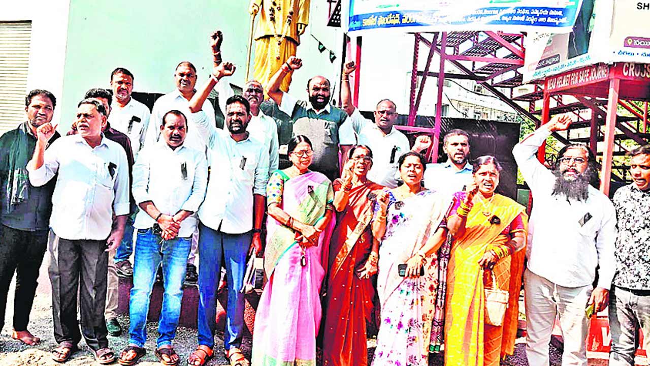 చట్టబద్ధమైన రిజర్వేషన్లే కల్పించాలి