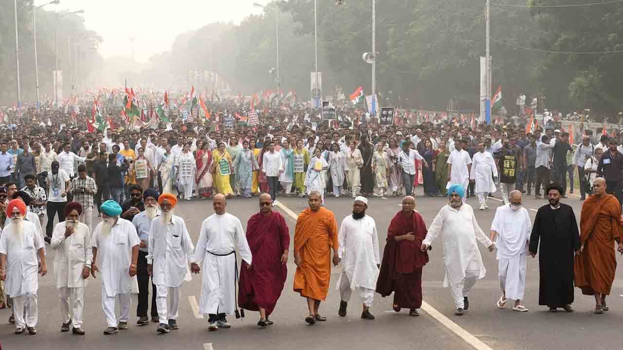 Mamata Banerjee | ఎస్‌ఐఆర్‌కు వ్యతిరేకంగా ఆందోళనకు దిగిన బెంగాల్‌ సీఎం