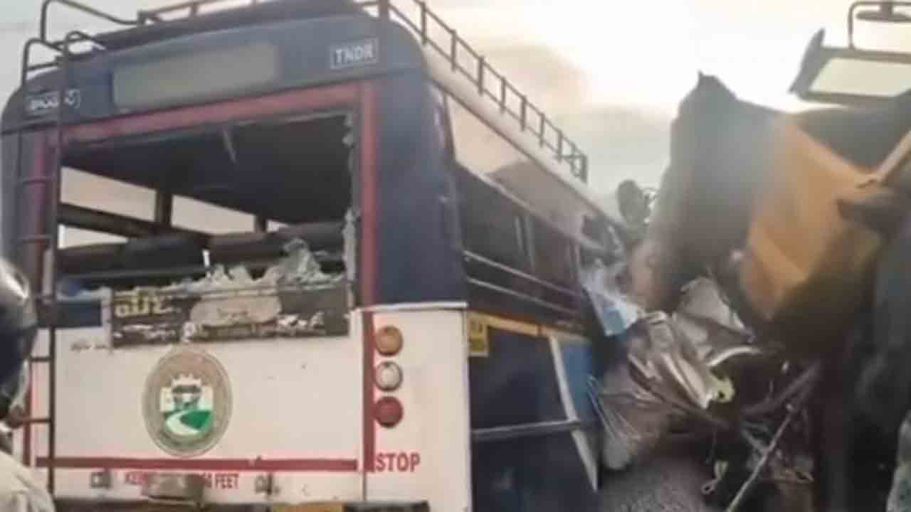 ప్రాణాలు బలిగొన్న ఓవర్‌లోడ్‌… ఓవర్‌స్పీడ్‌