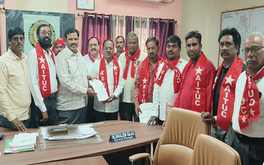 Ramavaram : కార్మికుల‌ సమస్యలు పరిష్కరించకపోతే సమ్మెకు వెనుకాడబోం : మిరియాల రంగయ్య‌