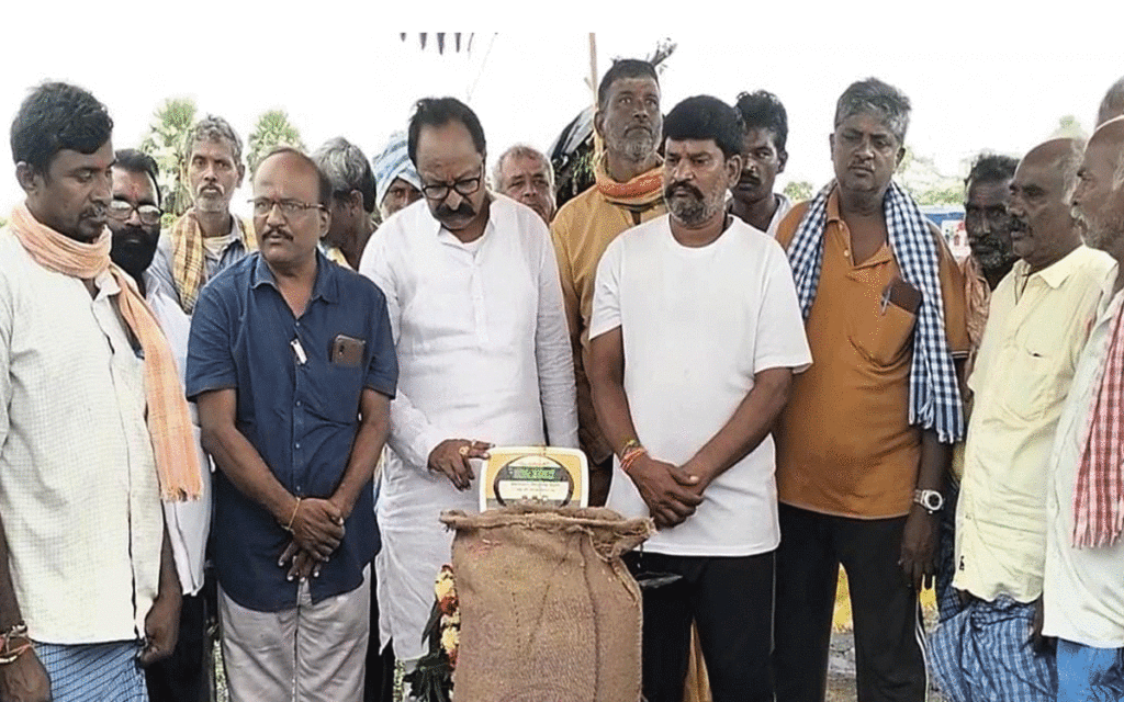 Thungathurthy : 'ధాన్యం కొనుగోలు కేంద్రాలను సద్వినియోగం చేసుకోవాలి'