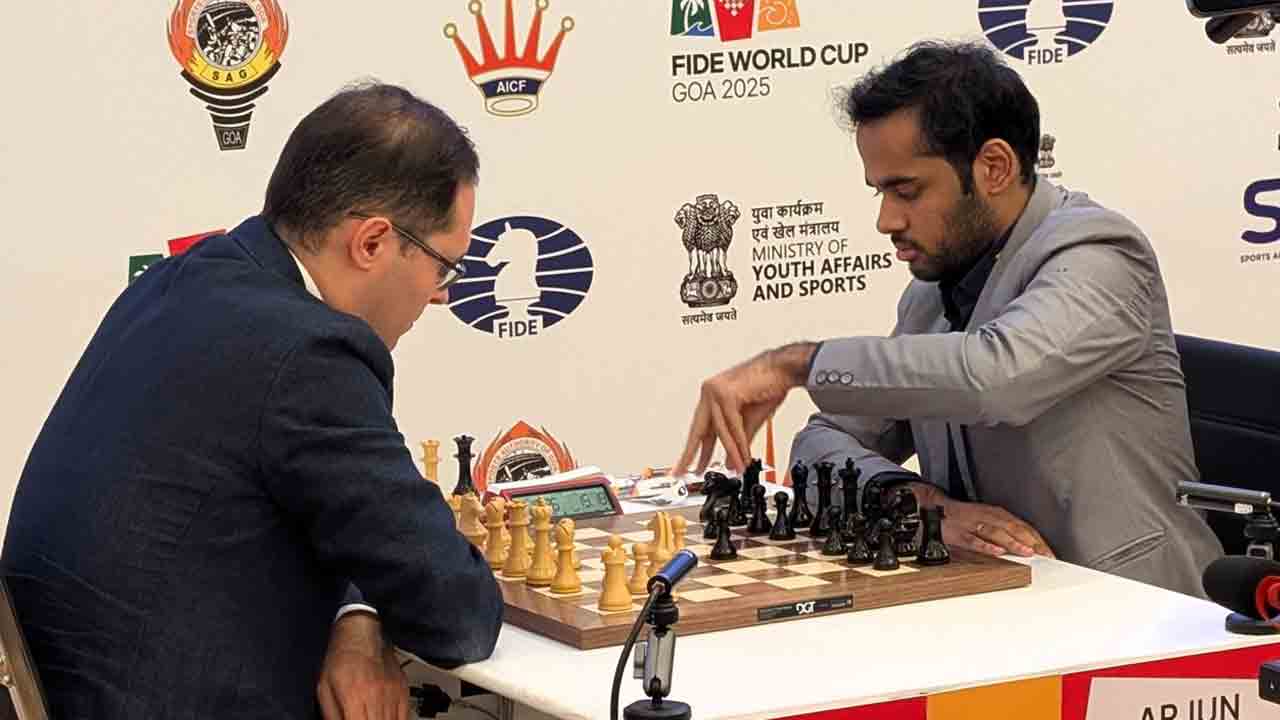 FIDE Chess World Cup | డ్రాతో సరిపెట్టుకున్న అర్జున్, హరికృష్ణ.. రెండో గేమ్‌పై ఉత్కంఠ..