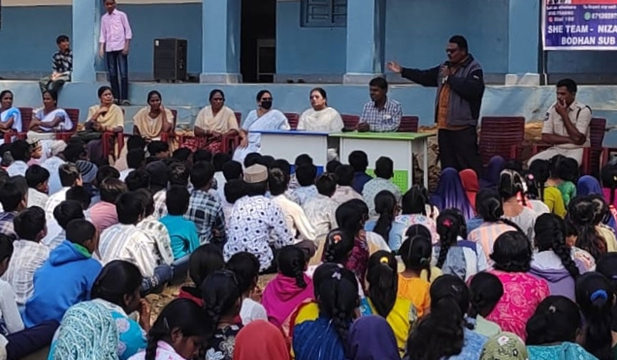 POTHANGAL | చట్టాలపై విద్యార్థులు అవగాహన పెంచుకోవాలి.. బోదన్‌ షీ టీం ఆశన్న, సునీత