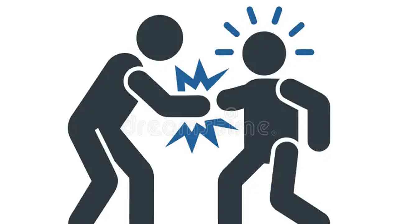 Traffic constable | ట్రాఫిక్‌ కానిస్టేబుల్‌పై దాడికి యత్నం.. కేసు నమోదు చేసిన పోలీసులు