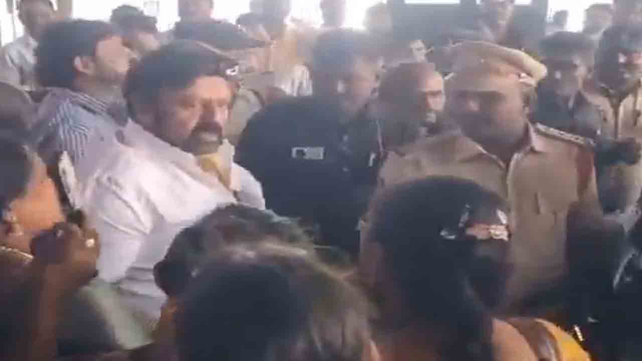 Nandamuri Balakrishna | వీడు మళ్లీ కనిపించకూడదు.. విశాఖ ఎయిర్‌పోర్ట్‌లో అభిమానిపై బాలయ్య ఫైర్