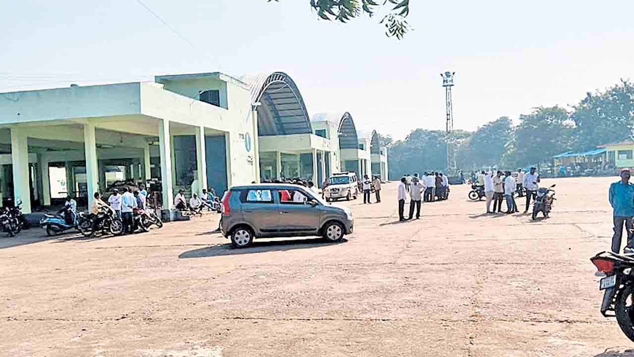 రాష్ట్రమంతా పత్తి కొనుగోళ్లు బంద్