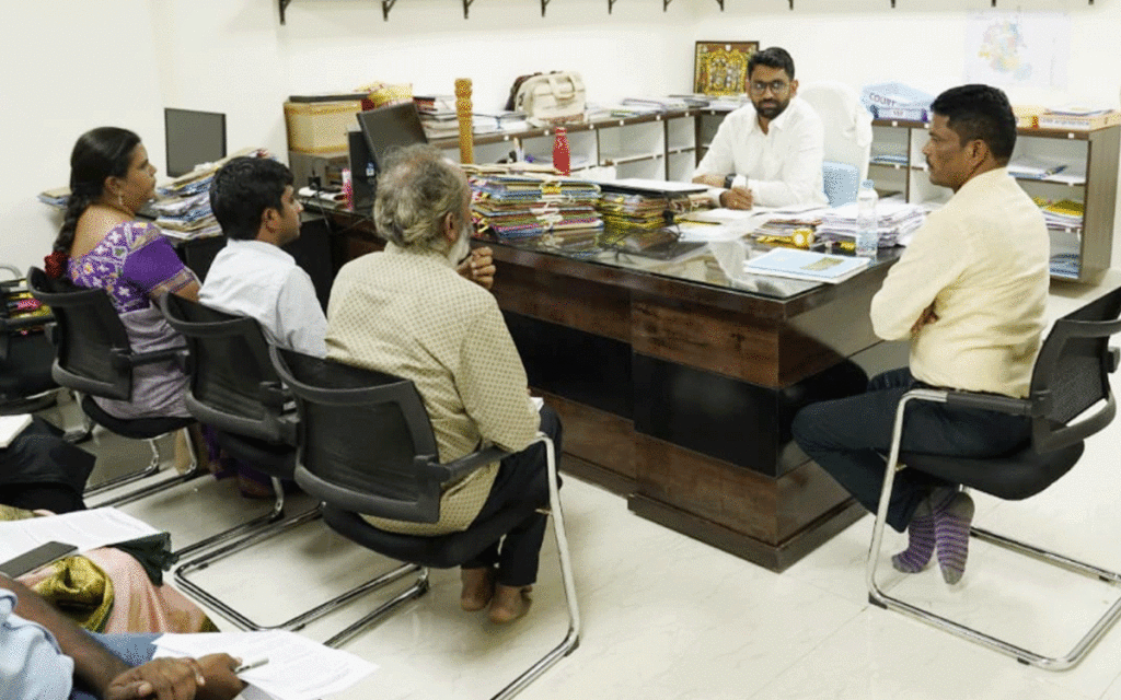 Bhadradri Kothagudem : చిన్ననీటి వనరుల గణనను పకడ్బందీగా నిర్వహించాలి : కలెక్టర్ జితేశ్‌ వి. పాటిల్