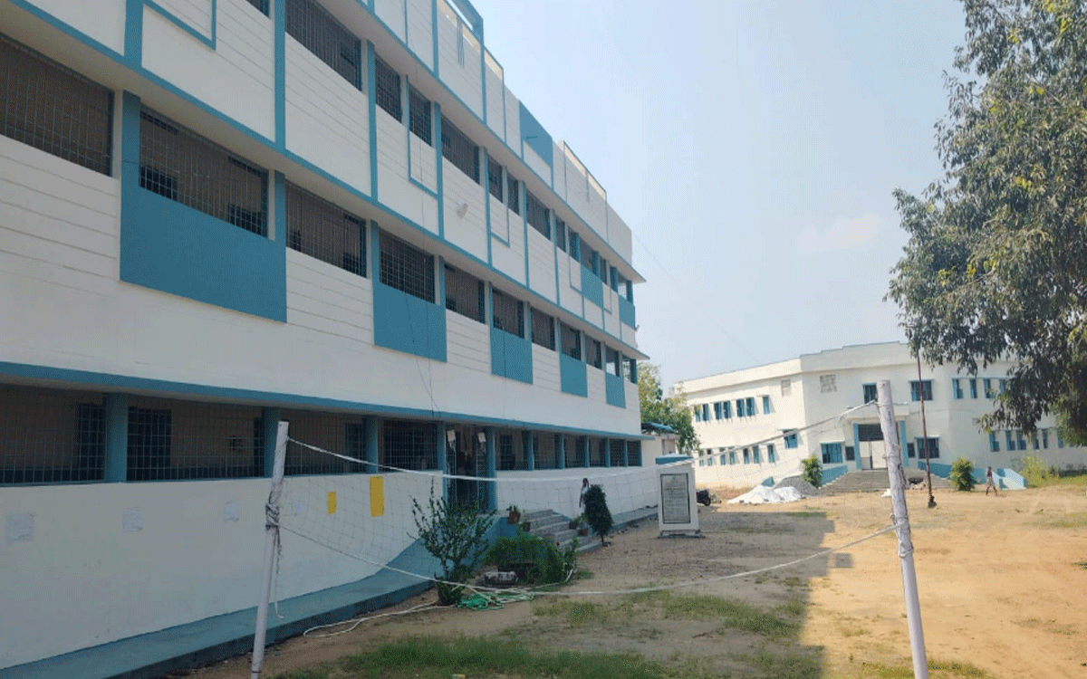 Bonakal : రాజకీయ ఒత్తిళ్లతో నిలిచిన కస్తూర్బా గాంధీ విద్యాలయ అటెండర్ పోస్ట్ భ‌ర్తీ