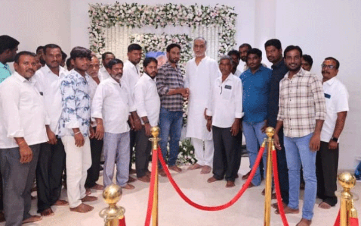 Chandur : హరీశ్‌రావుకు బీఆర్ఎస్ చండూరు నాయకుల ప‌రామ‌ర్శ‌