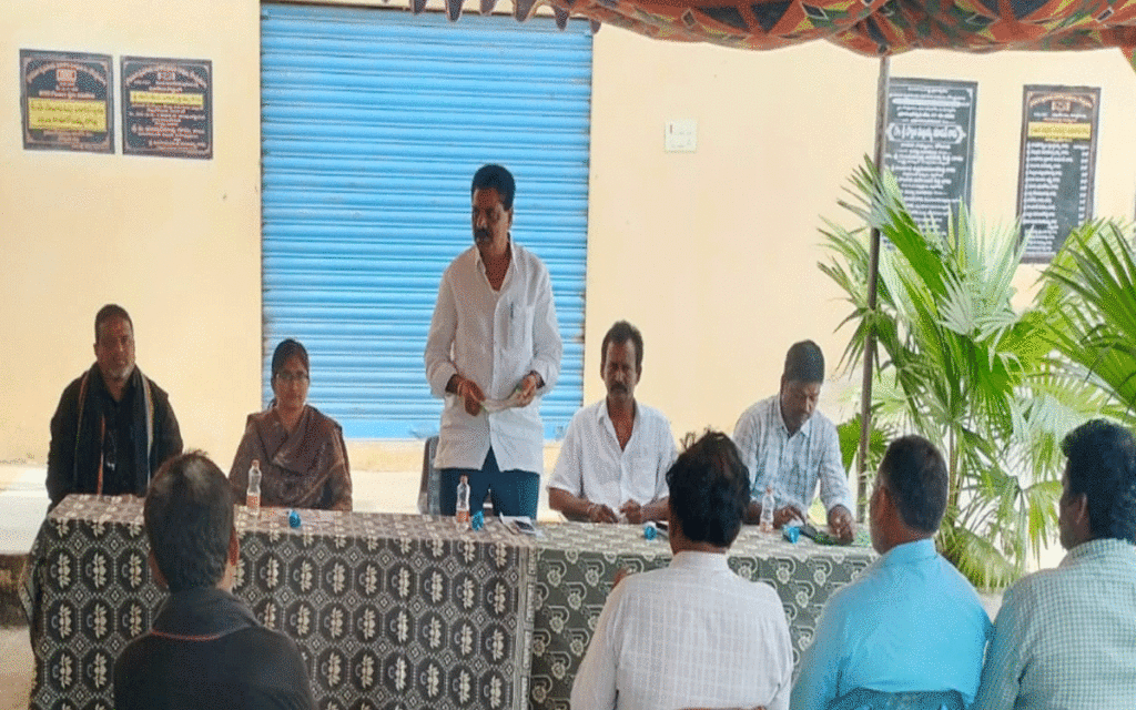 Anantagiri : ప్రకృతి వైపరీత్యాలను తట్టుకునే ఆయిల్‌పామ్ సాగు చేయాలి : బుర్రా నర్సింహారెడ్డి