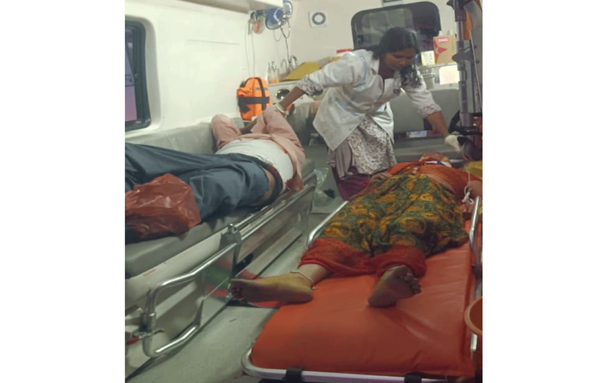 Kattangur : బైక్‌ను ఢీకొన్న కారు.. భార్య‌భ‌ర్త‌ల‌కు తీవ్రగాయాలు