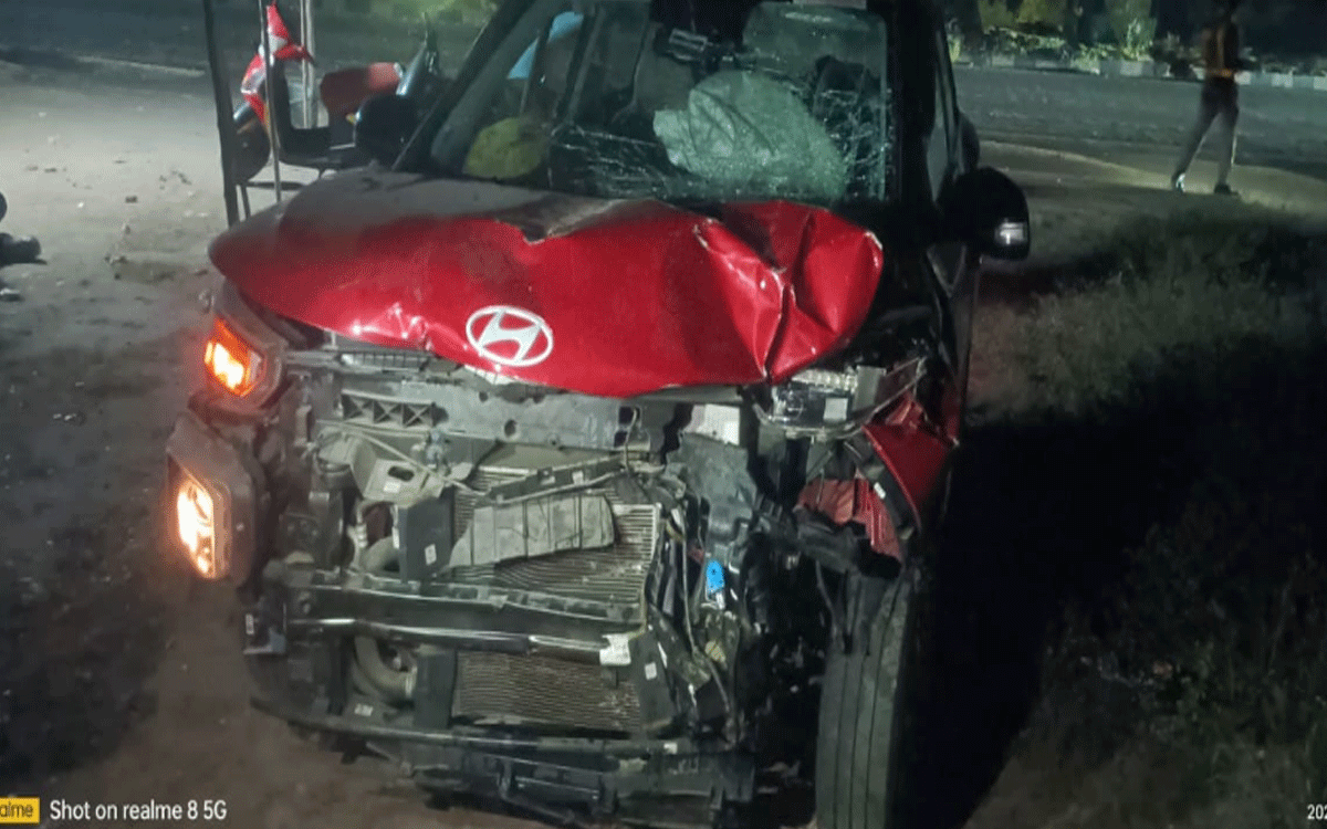 Kattangur : బైక్‌ను ఢీకొన్న కారు.. భార్యాభర్తలు తీవ్రగాయాలు