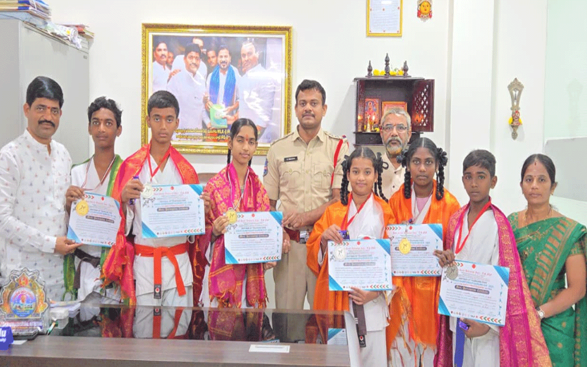 Chandur : ఉమ్మ‌డి న‌ల్ల‌గొండ‌ జిల్లాస్థాయి కరాటే పోటీల్లో ‘గాంధీజీ’ విద్యార్థుల సత్తా