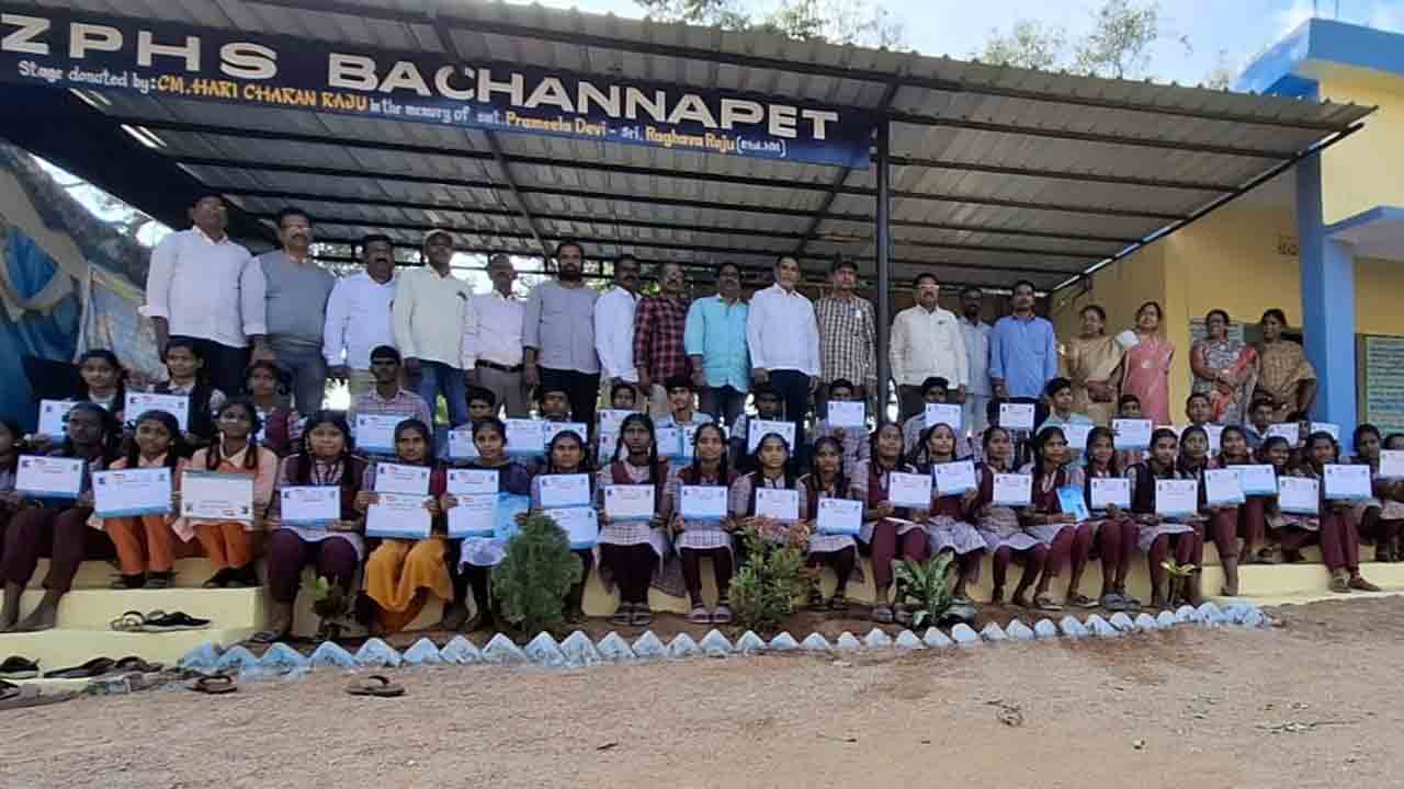 JVV | పిల్లలలో శాస్త్రీయ విజ్ఞాన పెంపు కోసం జన విజ్ఞాన వేదిక కృషి ప్రశంసనీయం : వెంకట్ రెడ్డి