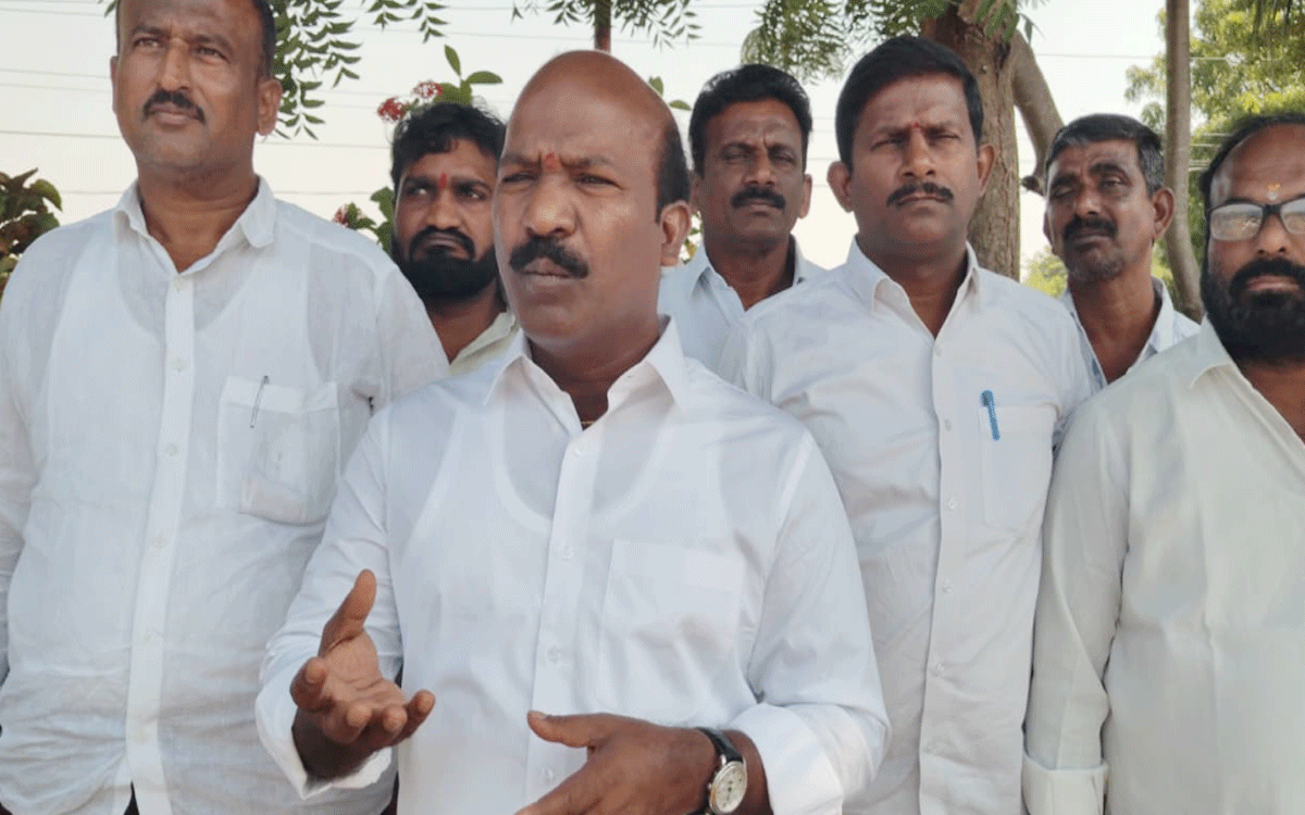 Nakrekal : నెల రోజులు కావస్తున్నా రైతుల ఖాతాలో డబ్బు జమవ్వలేదు : మాజీ ఎమ్మెల్యే చిరుమర్తి లింగయ్య