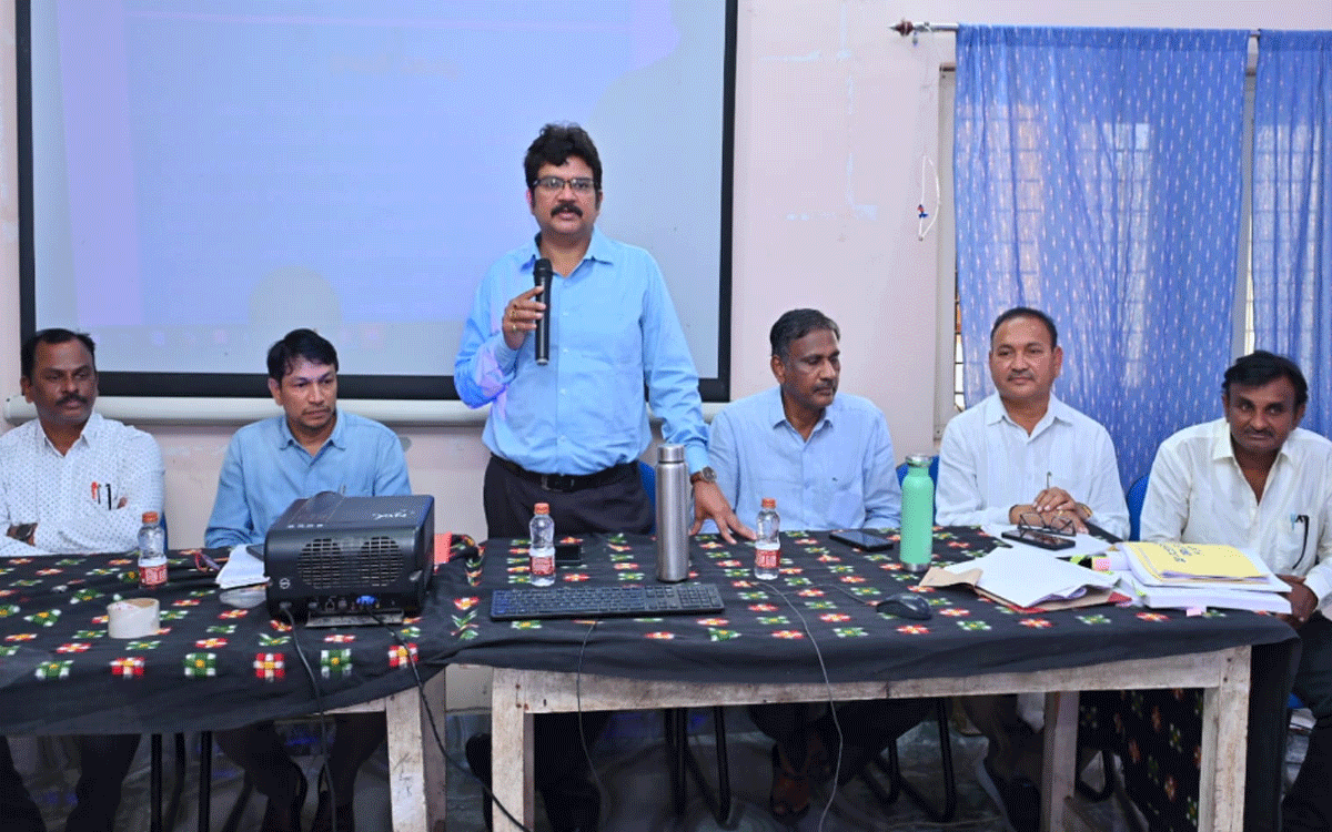 Bhoodan Pochampally : వేలం వేస్తే ఎన్నిక చెల్లదు : కలెక్టర్ హనుమంతరావు