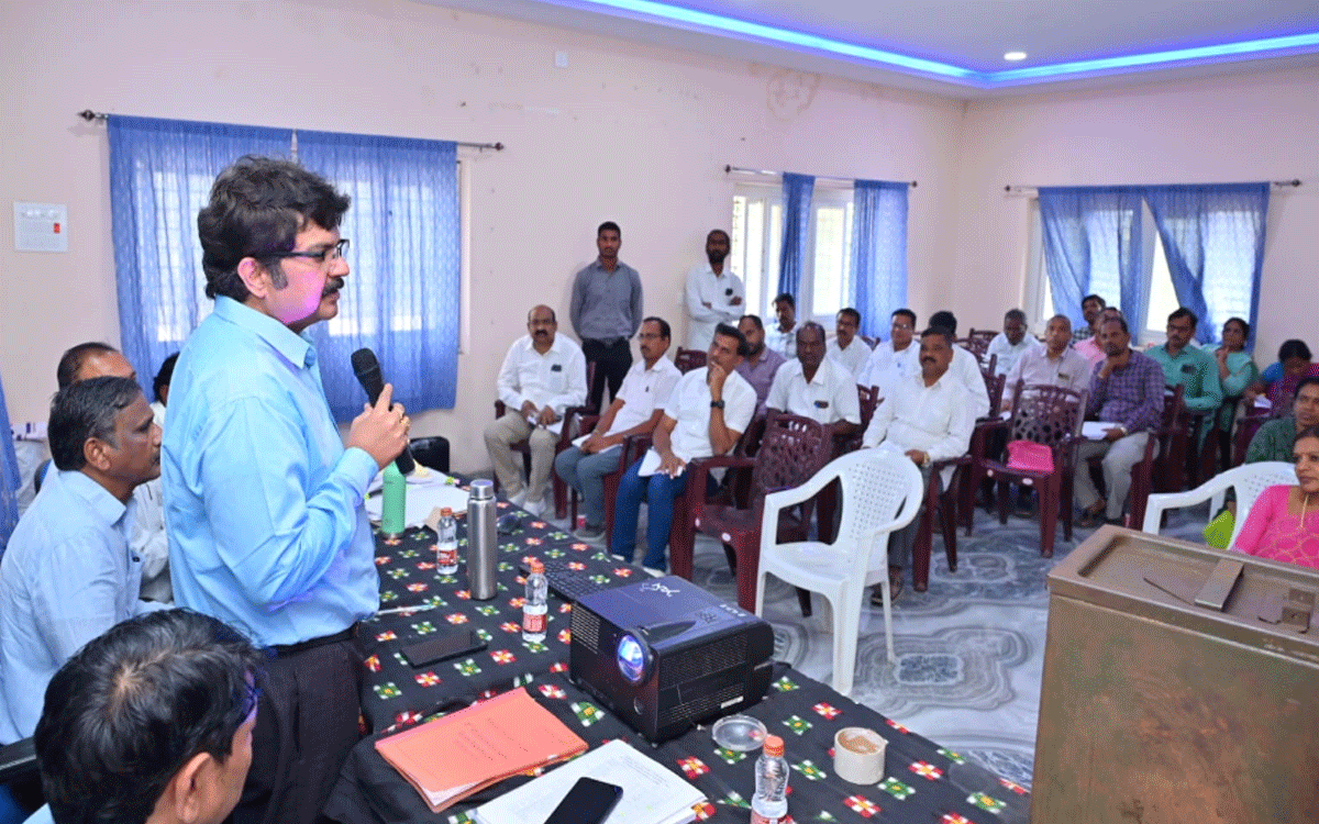 Bhoodan Pochampally : వేలం వేస్తే ఎన్నిక చెల్లదు : కలెక్టర్ హనుమంతరావు