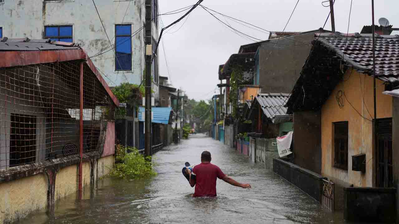 శ్రీలంకలో భారీ వరదలు.. 56 మంది మృతి