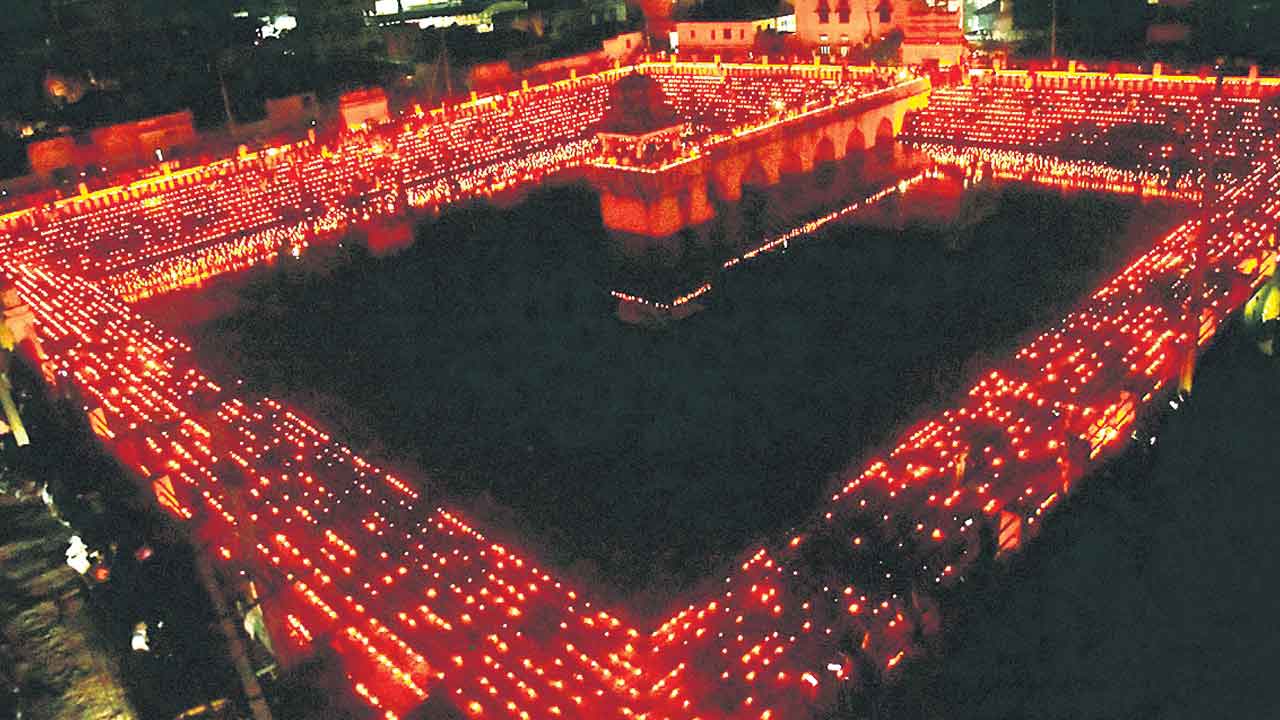 ధర్మపురి క్షేత్రం.. దేదీప్యమానం