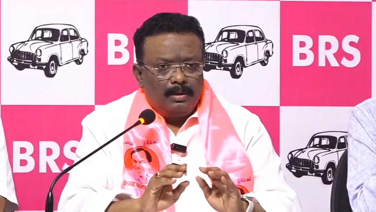 Dasoju Sravan | బీసీలకు ఉన్న రిజర్వేషన్లు రాకుండా రేవంత్‌ రెడ్డి కుట్ర చేస్తున్నారు: దాసోజు శ్రవణ్‌