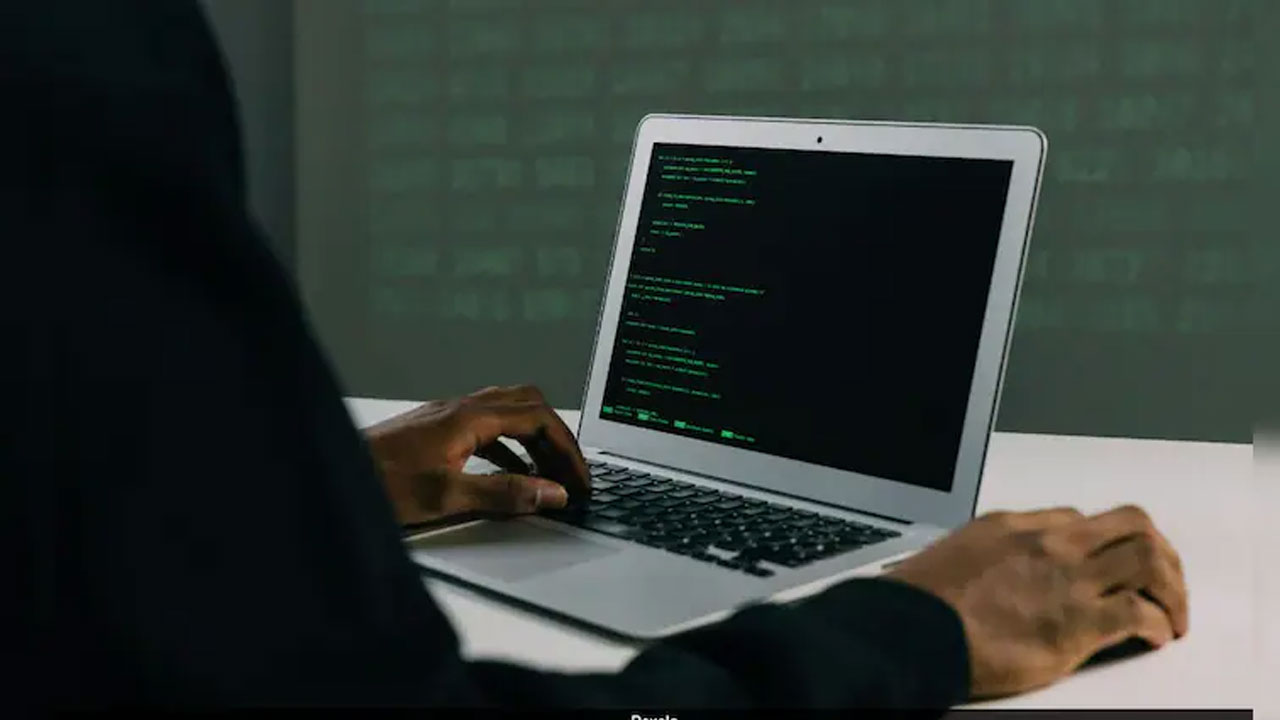 Online Investment Scam: డేటింగ్ యాప్‌తో ప‌రిచ‌యం.. ఆన్‌లైన్ స్కామ్‌.. 1.29 కోట్లు కోల్పోయిన వ్య‌క్తి