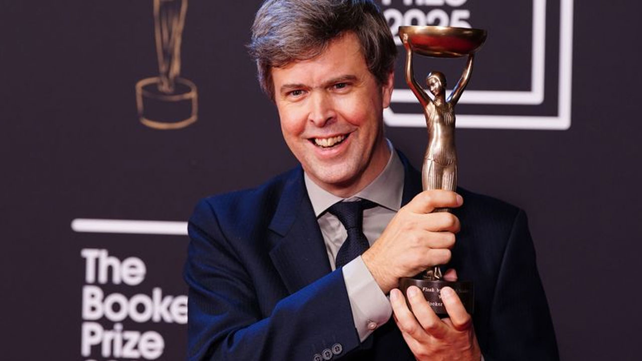 Booker Prize 2025: బూక‌ర్ ప్రైజ్ గెలిచిన హంగేరి ర‌చ‌యిత డేవిడ్‌