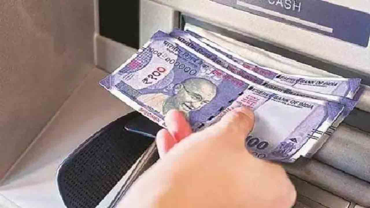 మృతుడి ఖాతా నుంచి 3 లక్షలు స్వాహా