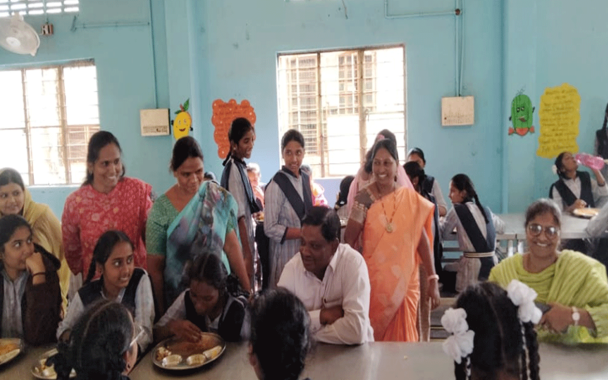 Karepally : మైనార్టీ గురుకుల విద్యాల‌యంలో వ‌స‌తుల తనిఖీ