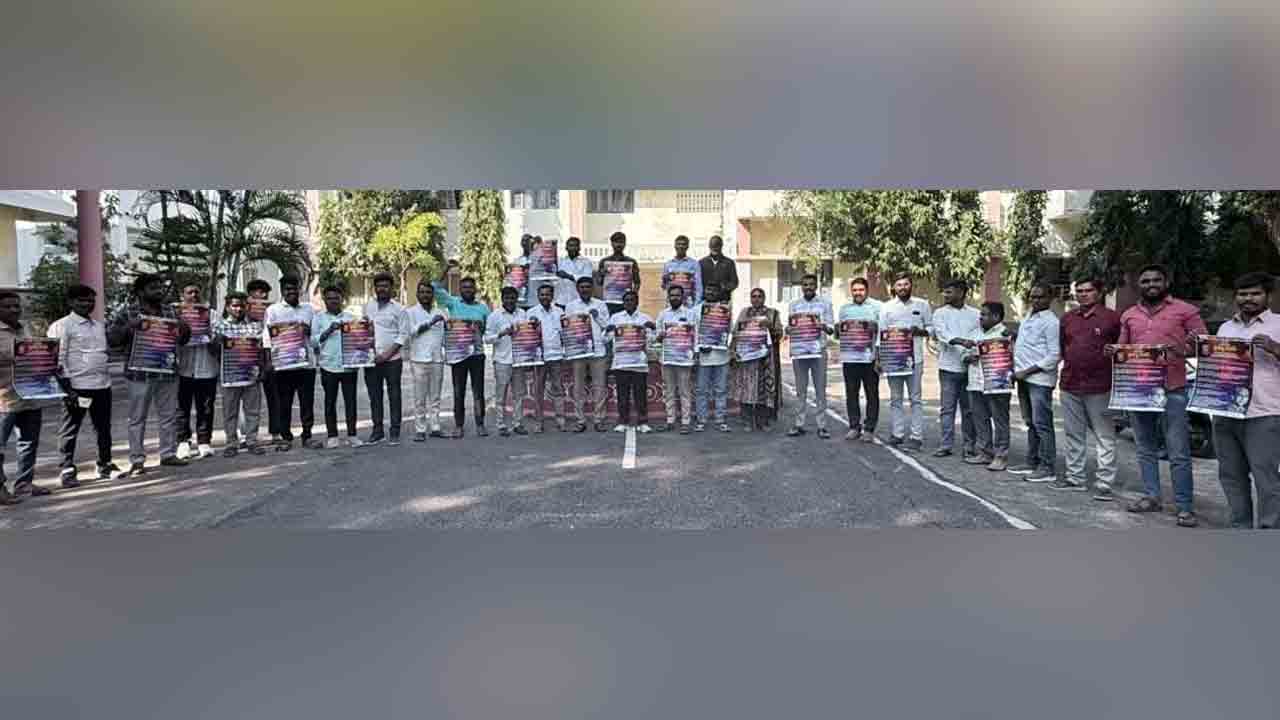 KU | కాకతీయ యూనివర్సిటీలో ప్రతిజ్ఞ దివస్ పోస్టర్ల ఆవిష్కరణ